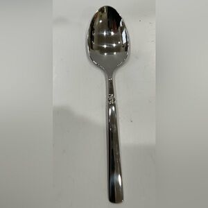 NEVER USED, NO BOX. ONEIDA EASTON SERVING SPOON - QUALITY STAINLESS